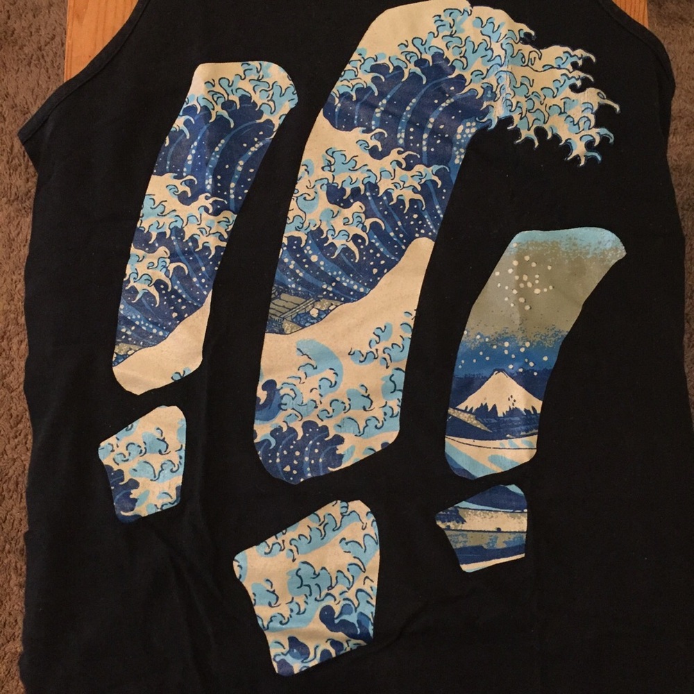LOUD &OBNOXIOUS!!! Great Wave exclamation tank top
